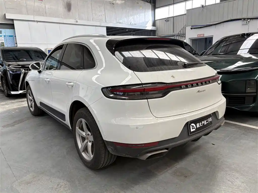 Porsche Macan — миниатюра 9
