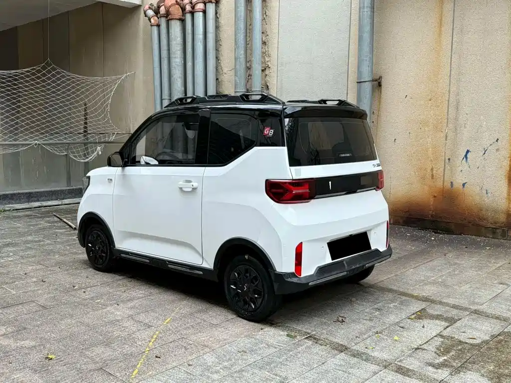 Wuling MINIEV — миниатюра 6