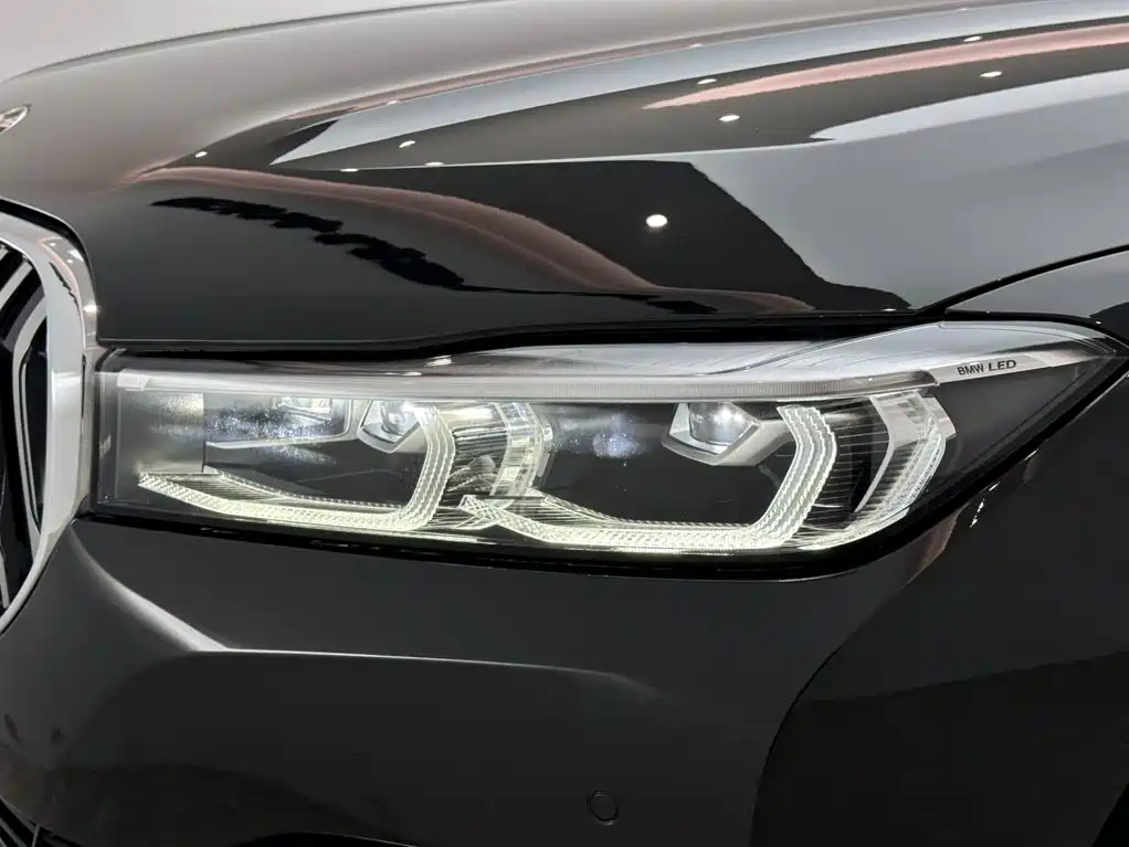 BMW 7 Series — миниатюра 18