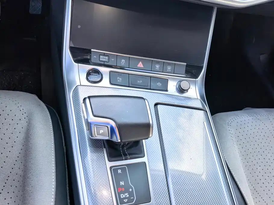 Audi A7L — миниатюра 16