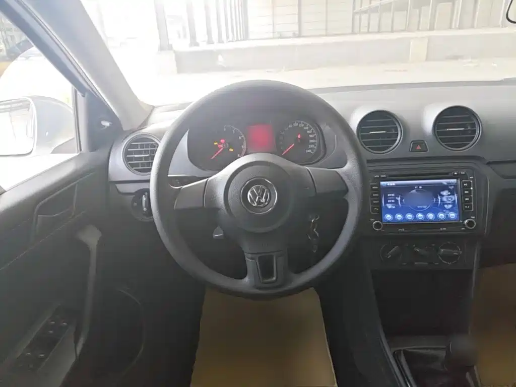 Volkswagen Jetta — миниатюра 11