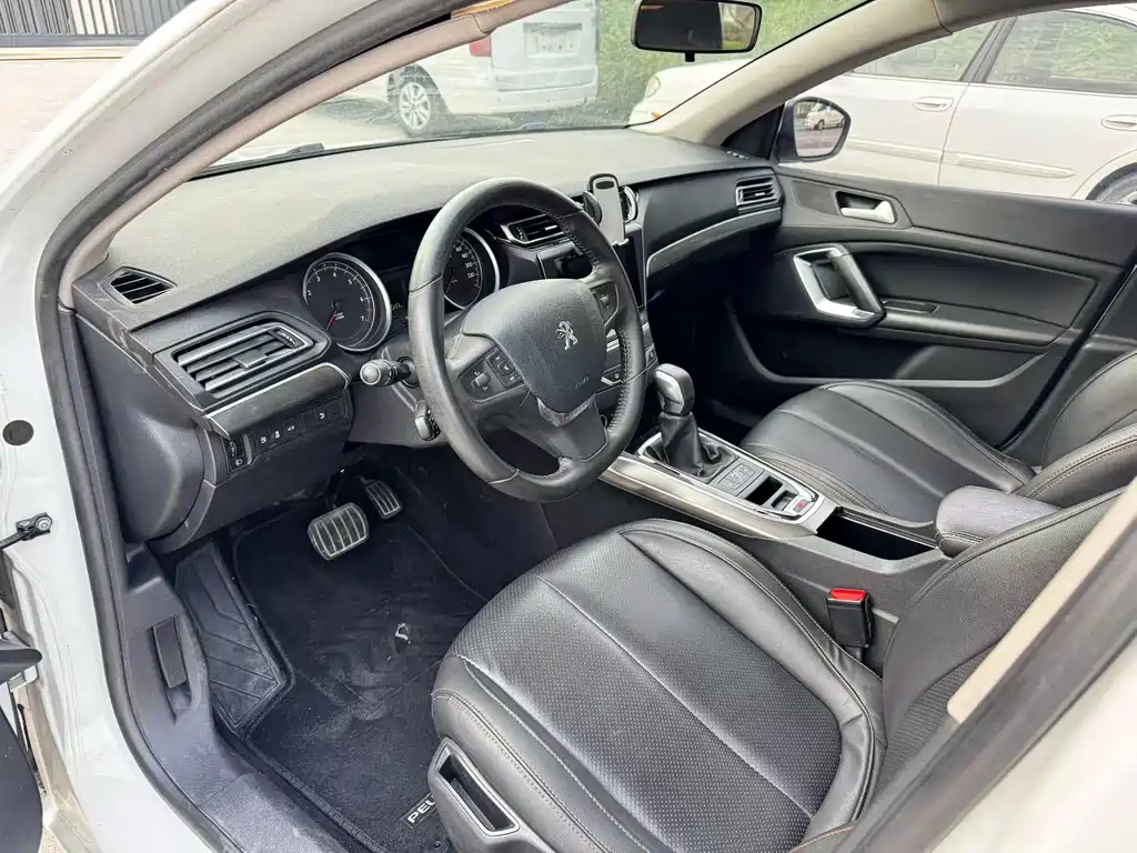 Peugeot 408 — миниатюра 4