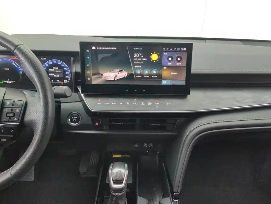 Toyota Camry — миниатюра 13