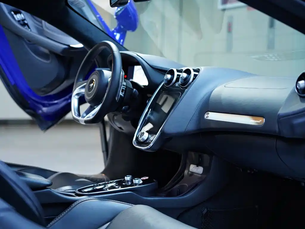 McLaren GT — миниатюра 24