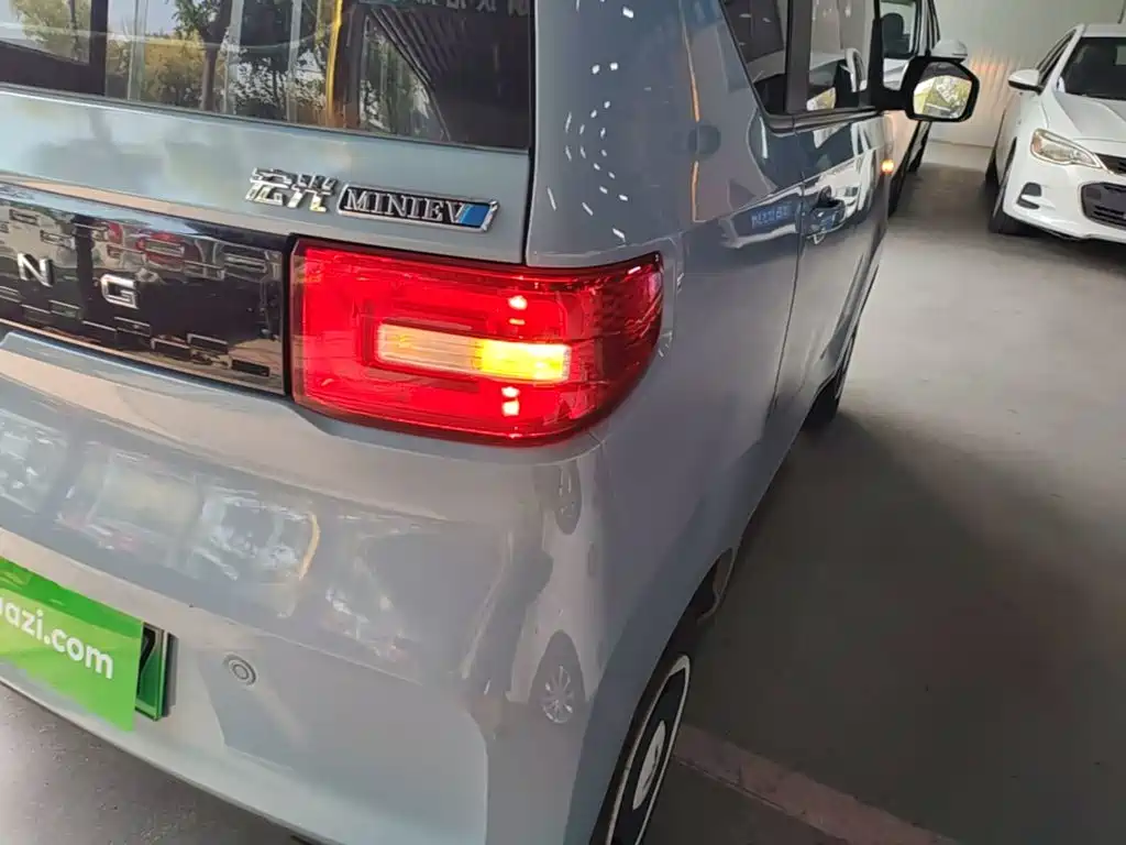 Wuling MINIEV — миниатюра 8
