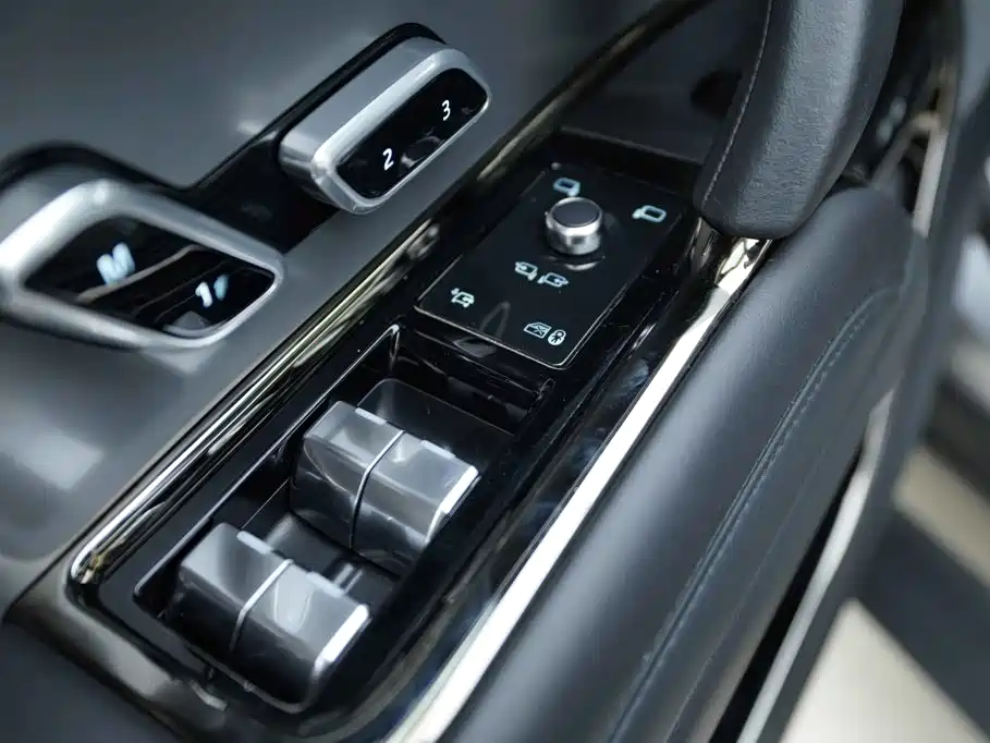 Land Rover Sport — миниатюра 10