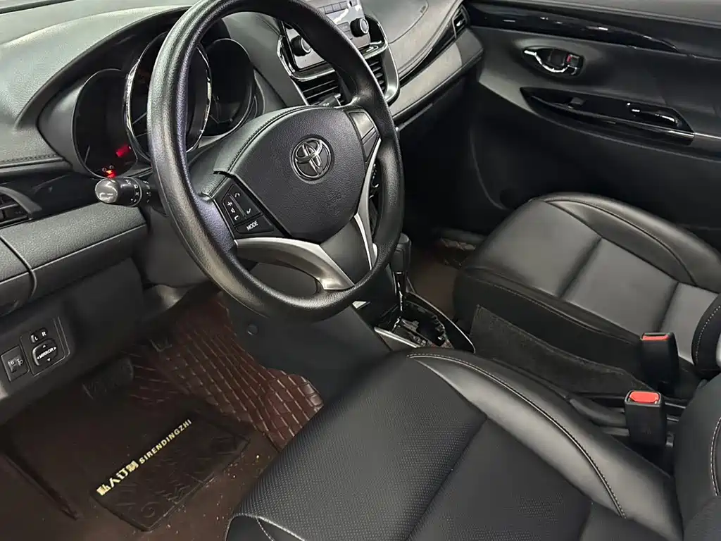 Toyota Yaris L — миниатюра 4