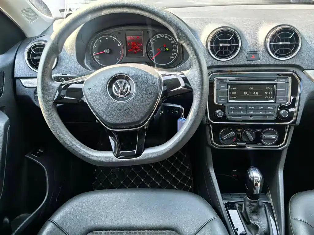 Volkswagen Jetta — миниатюра 12