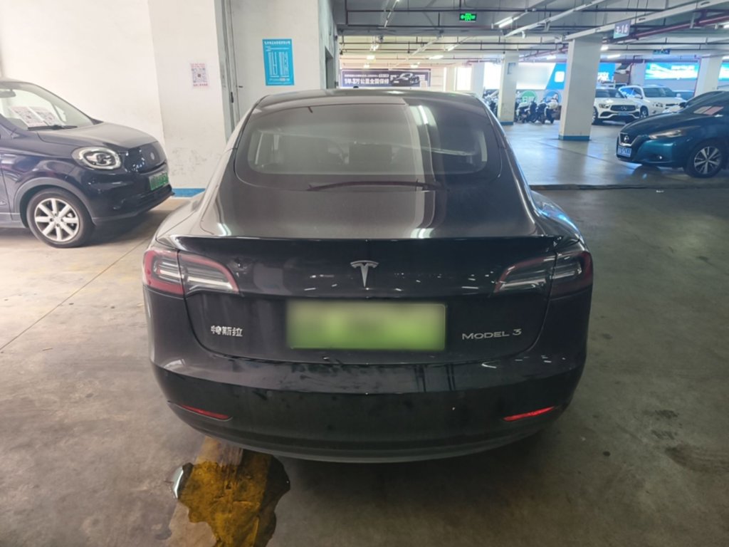 Tesla Model 3 — миниатюра 6