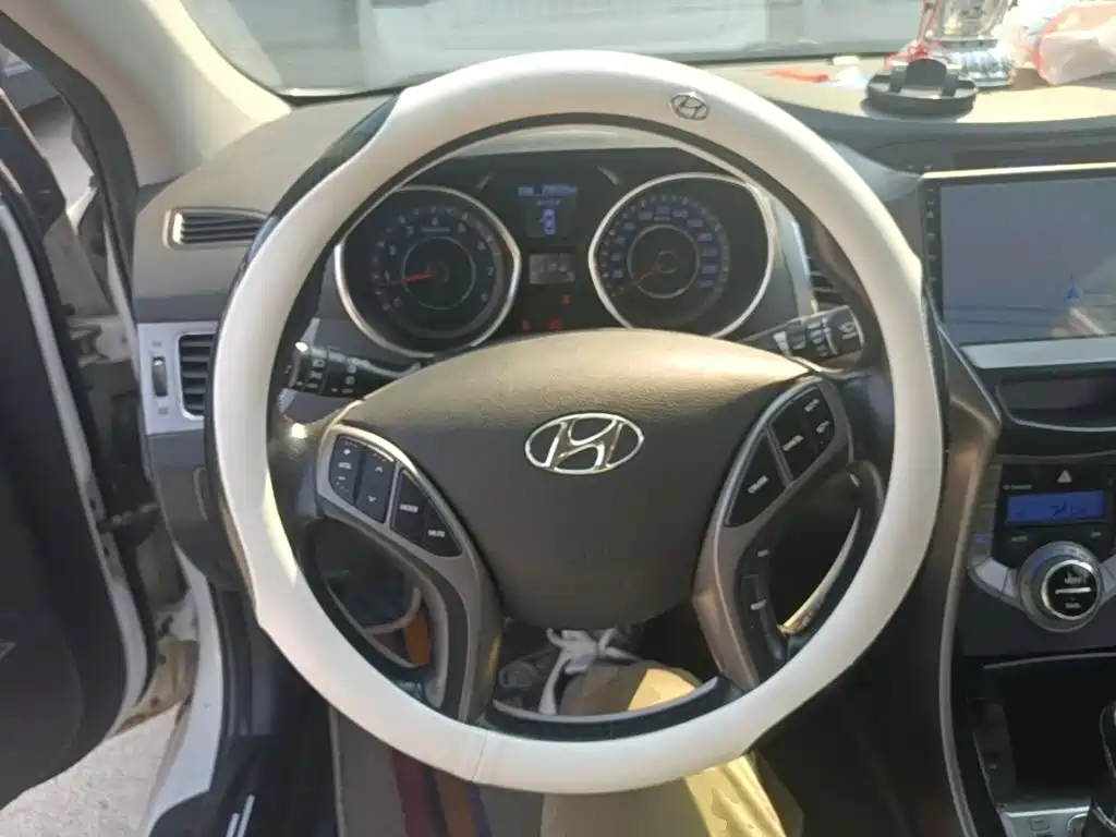 Hyundai Elantra Langdong — миниатюра 11