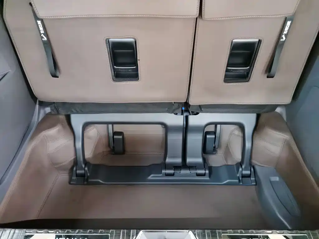 Toyota Sienna — миниатюра 17