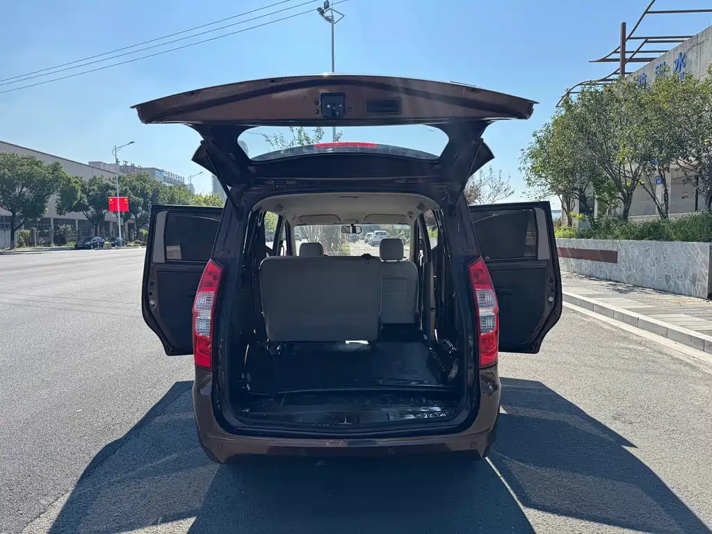 Wuling Hongguang — миниатюра 13