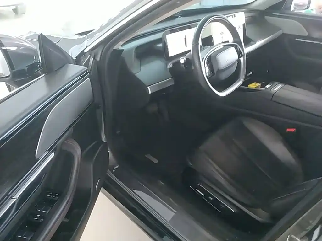 XPeng P7 — миниатюра 16