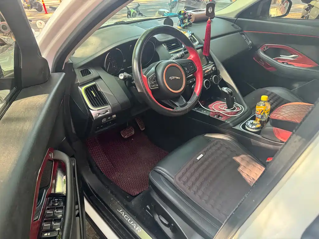 Jaguar E-PACE — миниатюра 7
