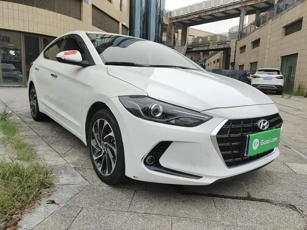 Hyundai Elantra — миниатюра 4