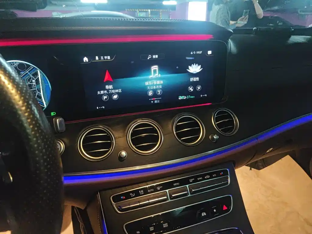 Mercedes-Benz E-Class — миниатюра 14