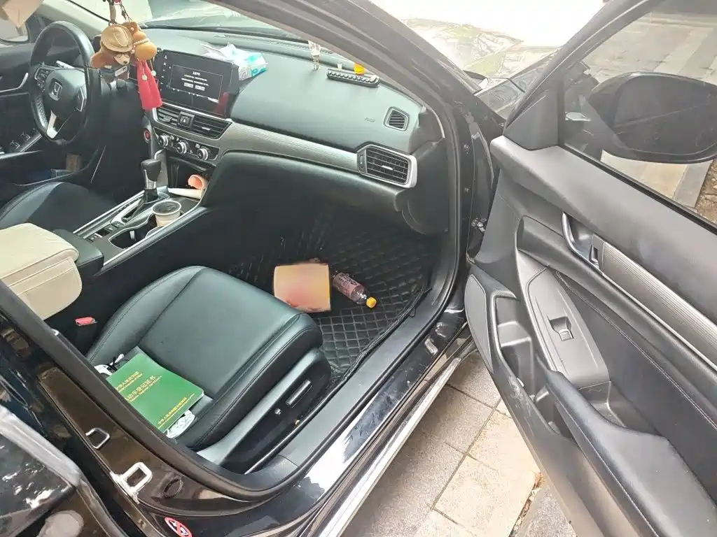 Honda Accord — миниатюра 18