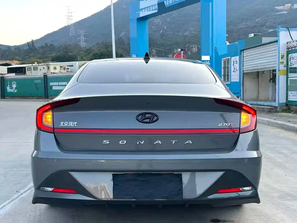 HYUNDAI SONATA