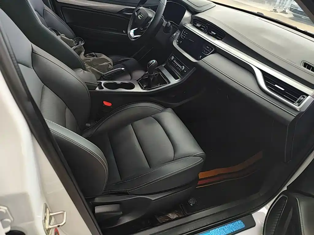 Geely Emgrand — миниатюра 25