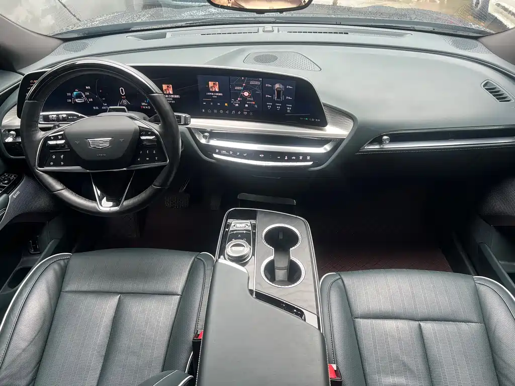 Cadillac Lyriq — миниатюра 7