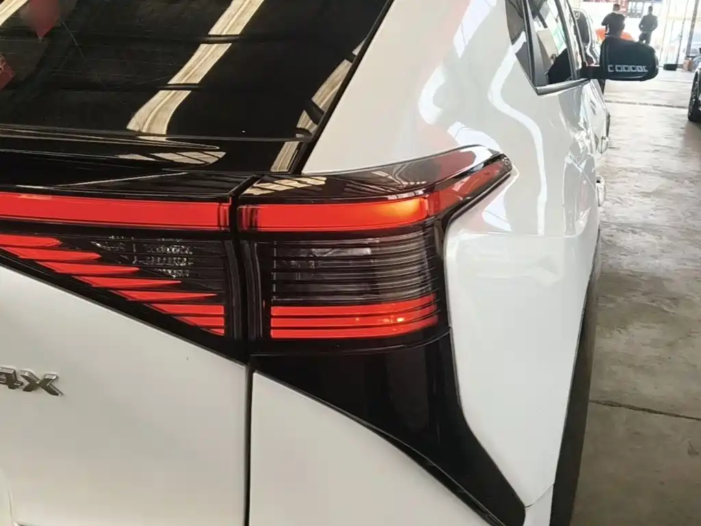 Toyota bZ4X — миниатюра 8