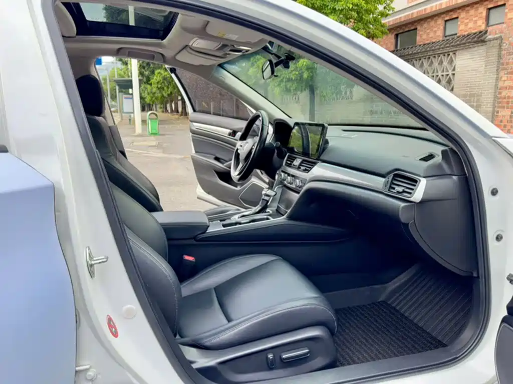 Honda Accord — миниатюра 13