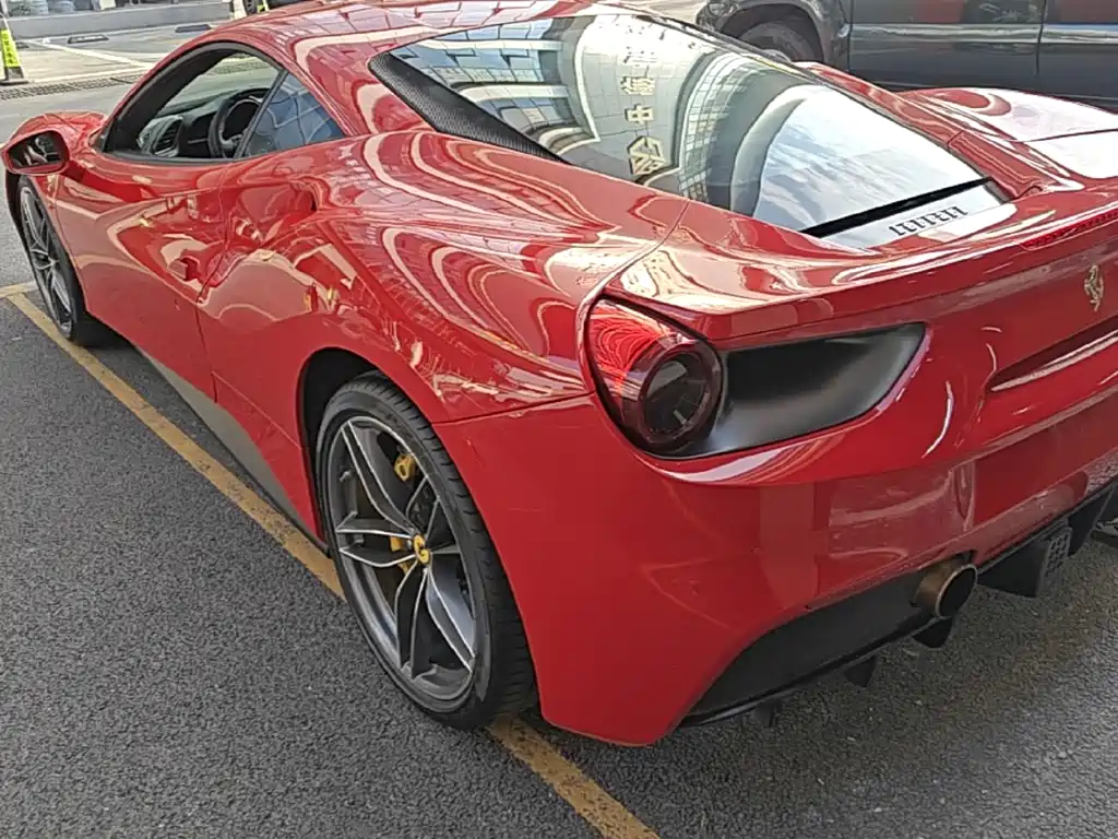 Ferrari 488 — миниатюра 6