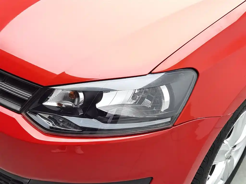 Volkswagen Polo 2011 1.4L AT