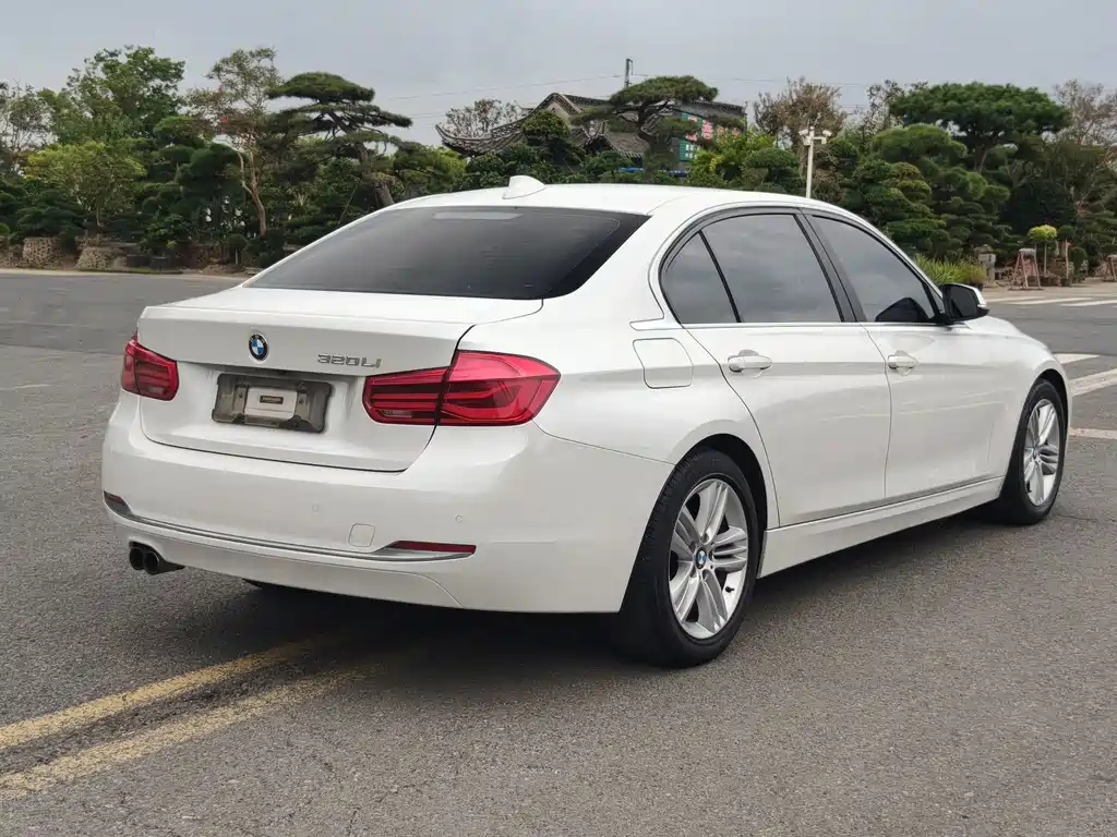 BMW 3 Series — миниатюра 11