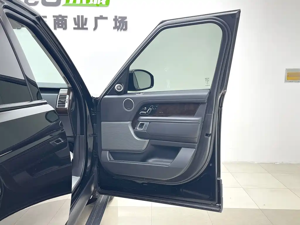 Land Rover Range Rover — миниатюра 6