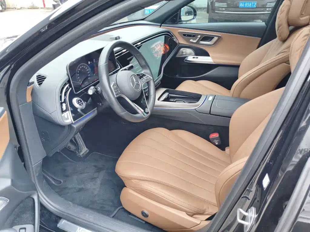 Mercedes-Benz E-Class — миниатюра 4