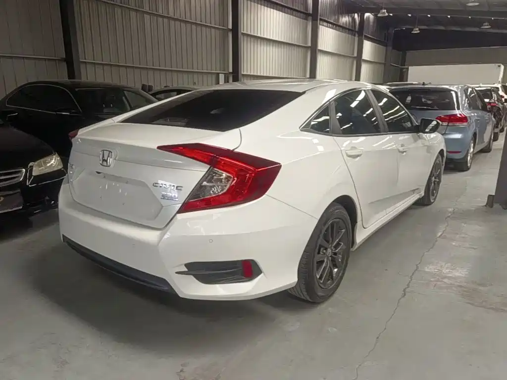 Honda Civic — миниатюра 7