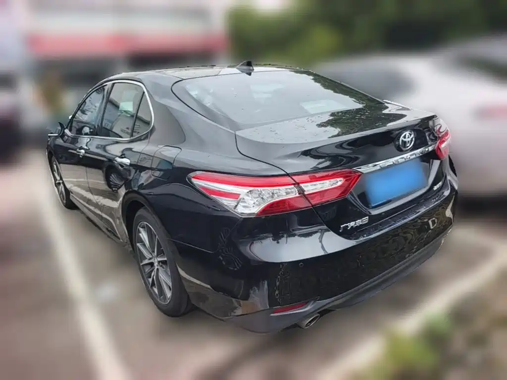 Toyota Camry — миниатюра 7