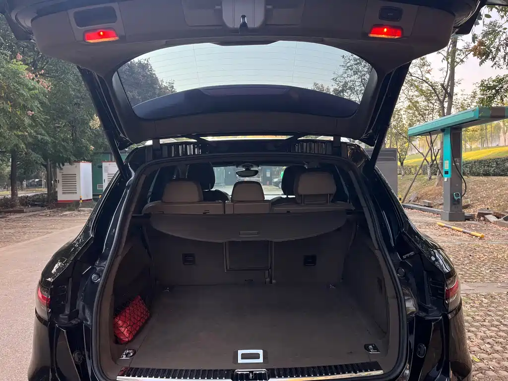 Porsche Cayenne — миниатюра 10