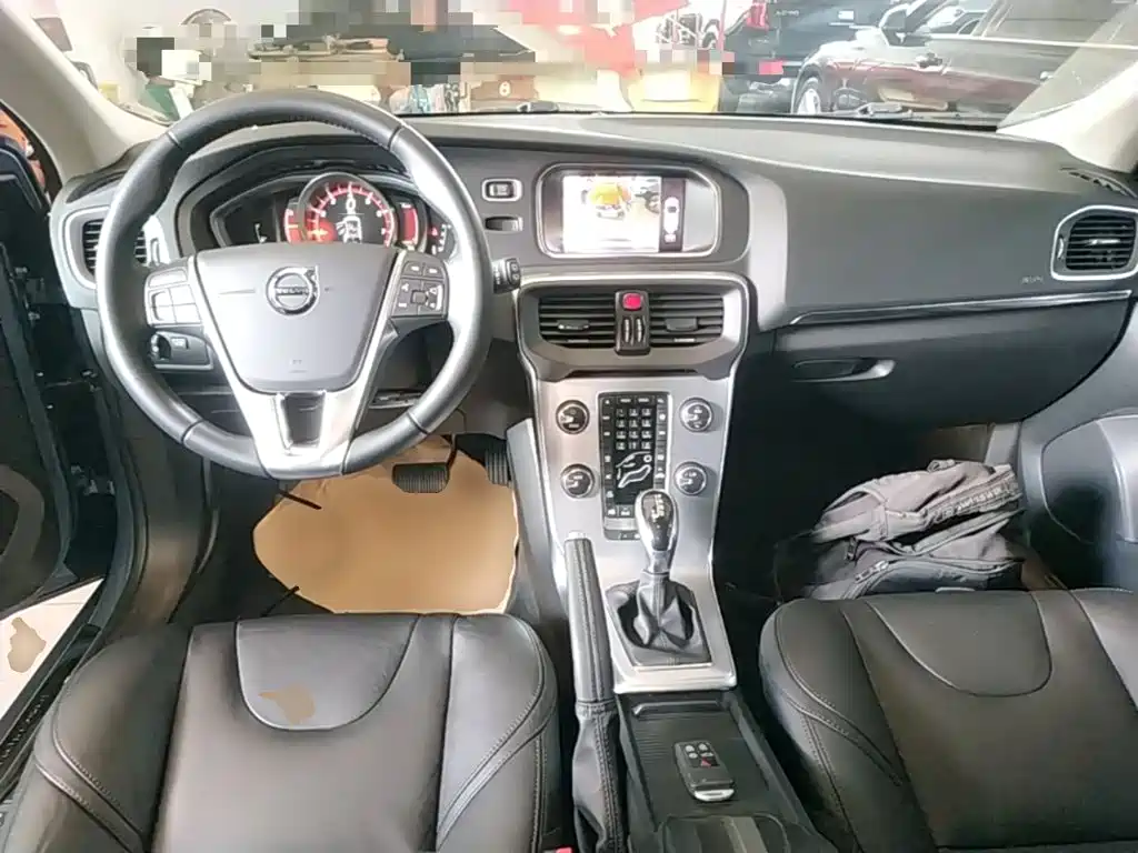 Volvo V40 — миниатюра 10