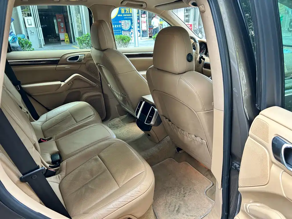 Porsche Cayenne — миниатюра 16