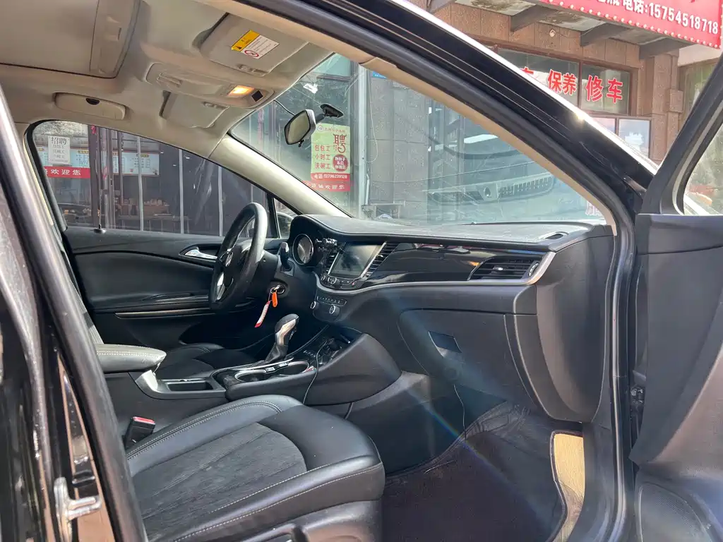 Buick Verano — миниатюра 10