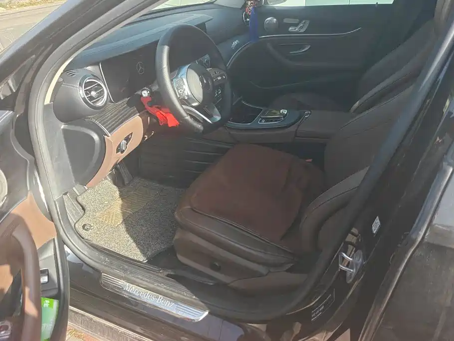 Mercedes-Benz E-Class — миниатюра 9