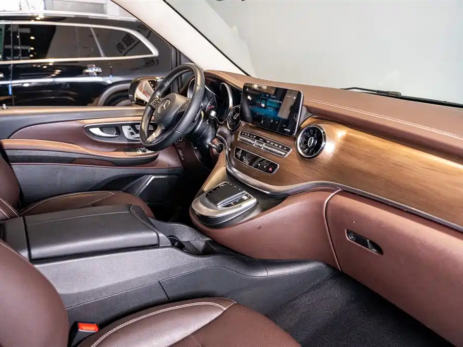 MERCEDES-BENZ V CLASS