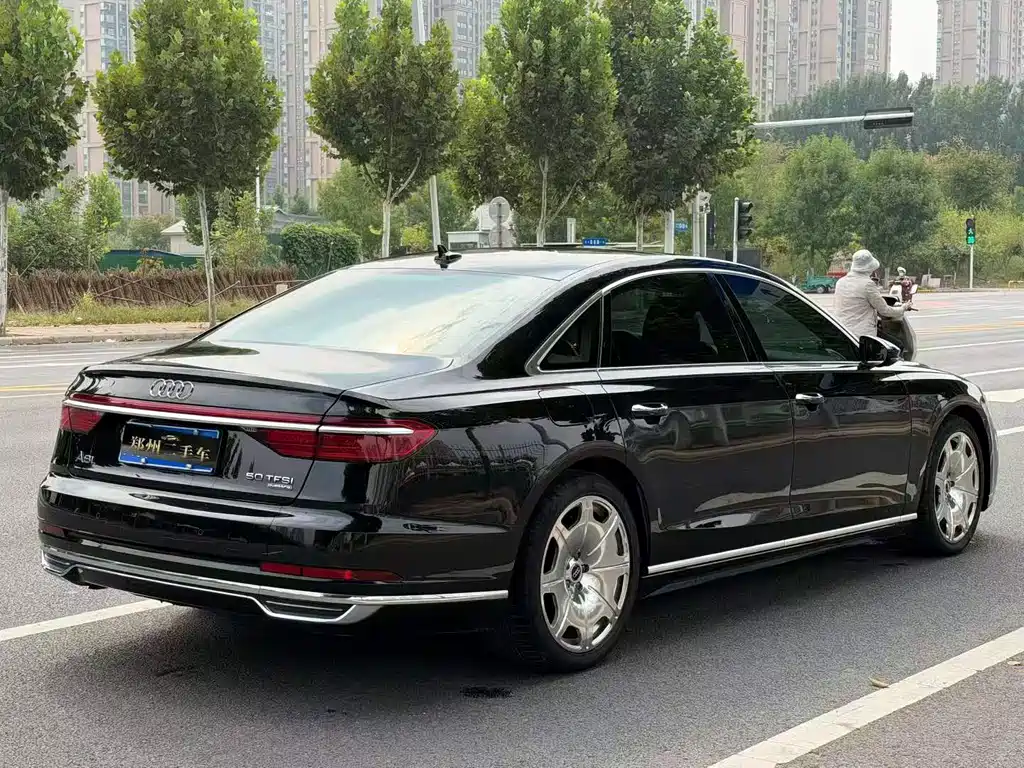 Audi A8 — миниатюра 7