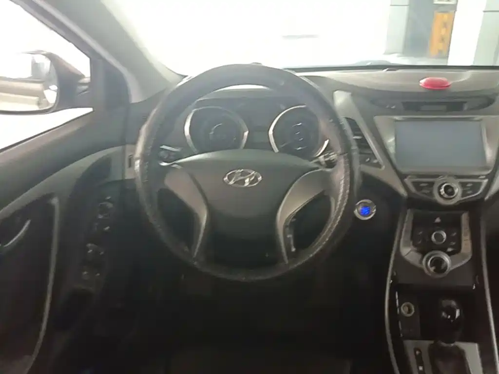 Hyundai Elantra Langdong — миниатюра 15
