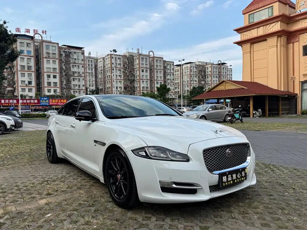 Jaguar XJ — миниатюра 3