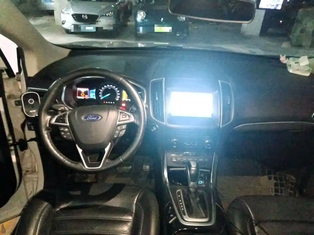 Ford Edge — миниатюра 5