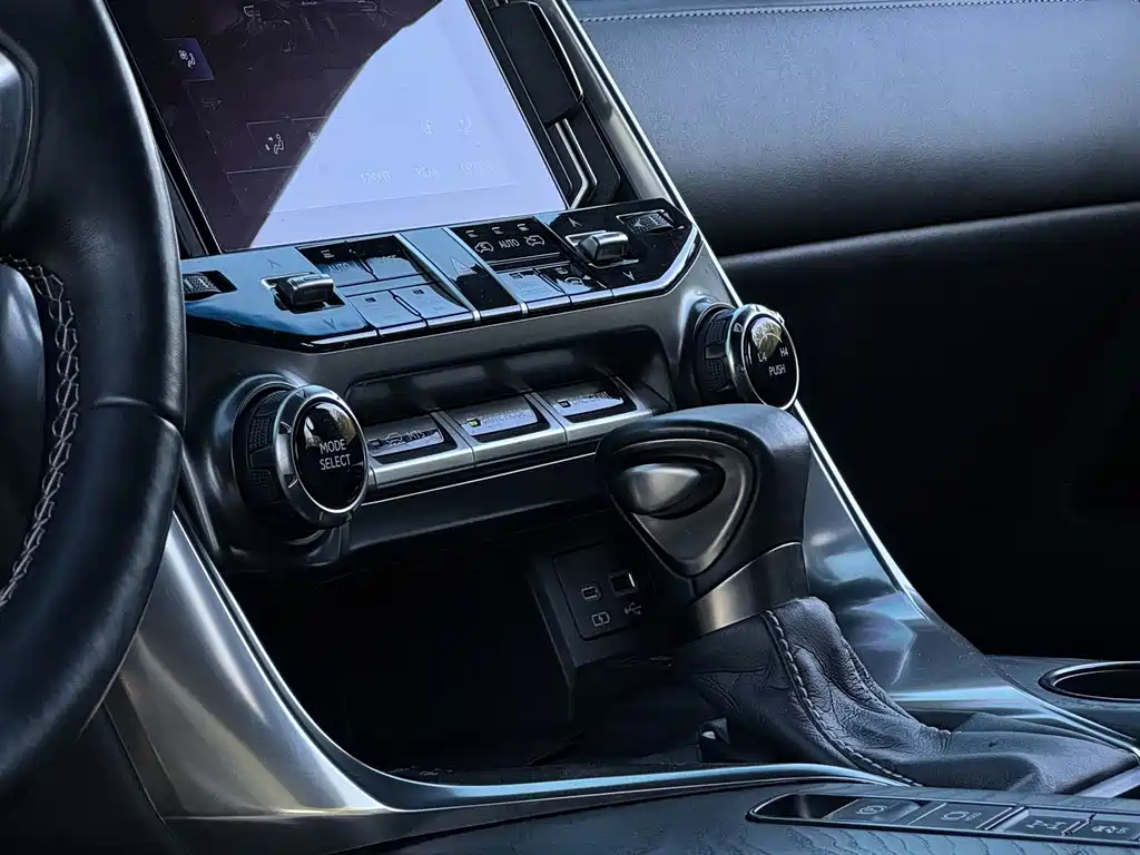 Lexus LX — миниатюра 15