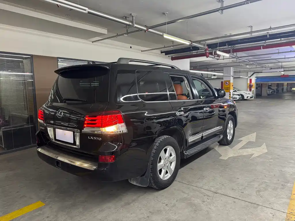 Lexus LX — миниатюра 5