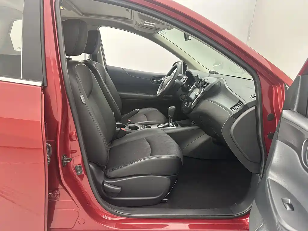 Nissan Tiida — миниатюра 11