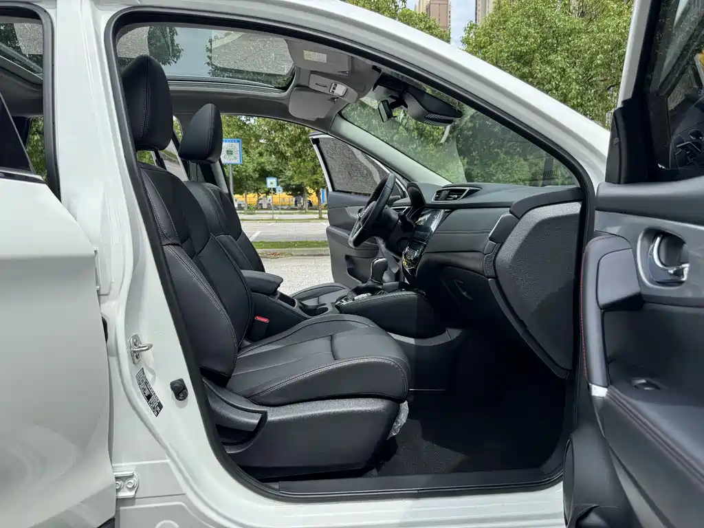 Nissan Qashqai — миниатюра 16