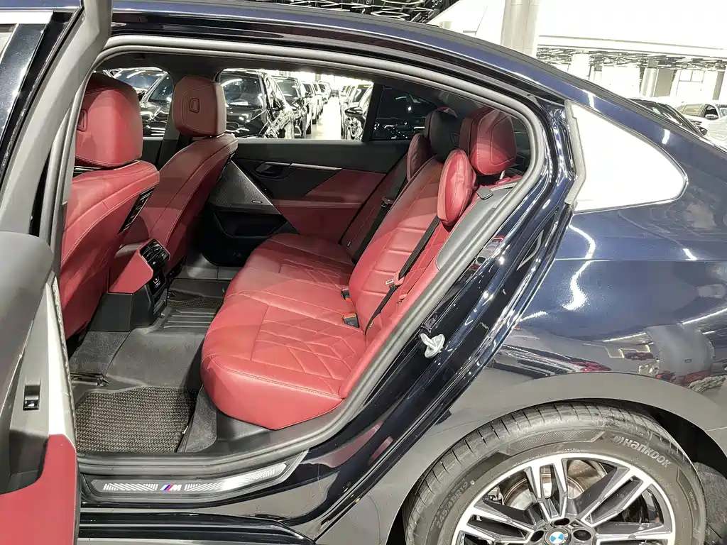 BMW 5 Series — миниатюра 6