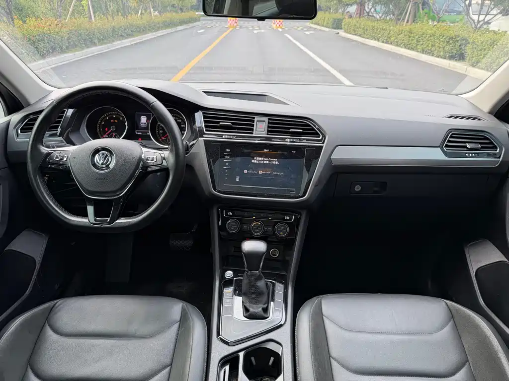Volkswagen Tiguan L — миниатюра 12
