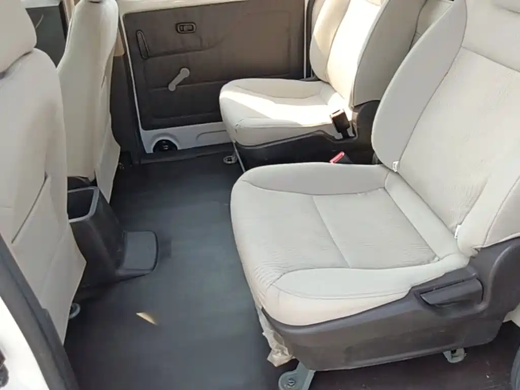 Wuling Hongguang V — миниатюра 17